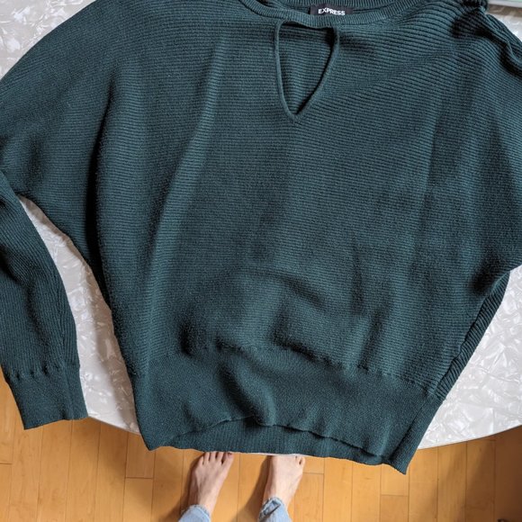 Forest Green Express sweater with keyhole front - Picture 5 of 5